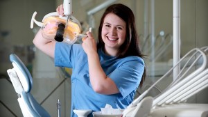 dental assistant student
